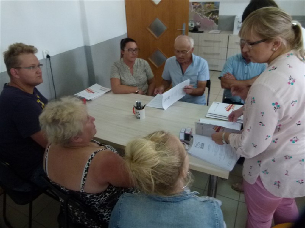 Cztery umowy na projekty z 