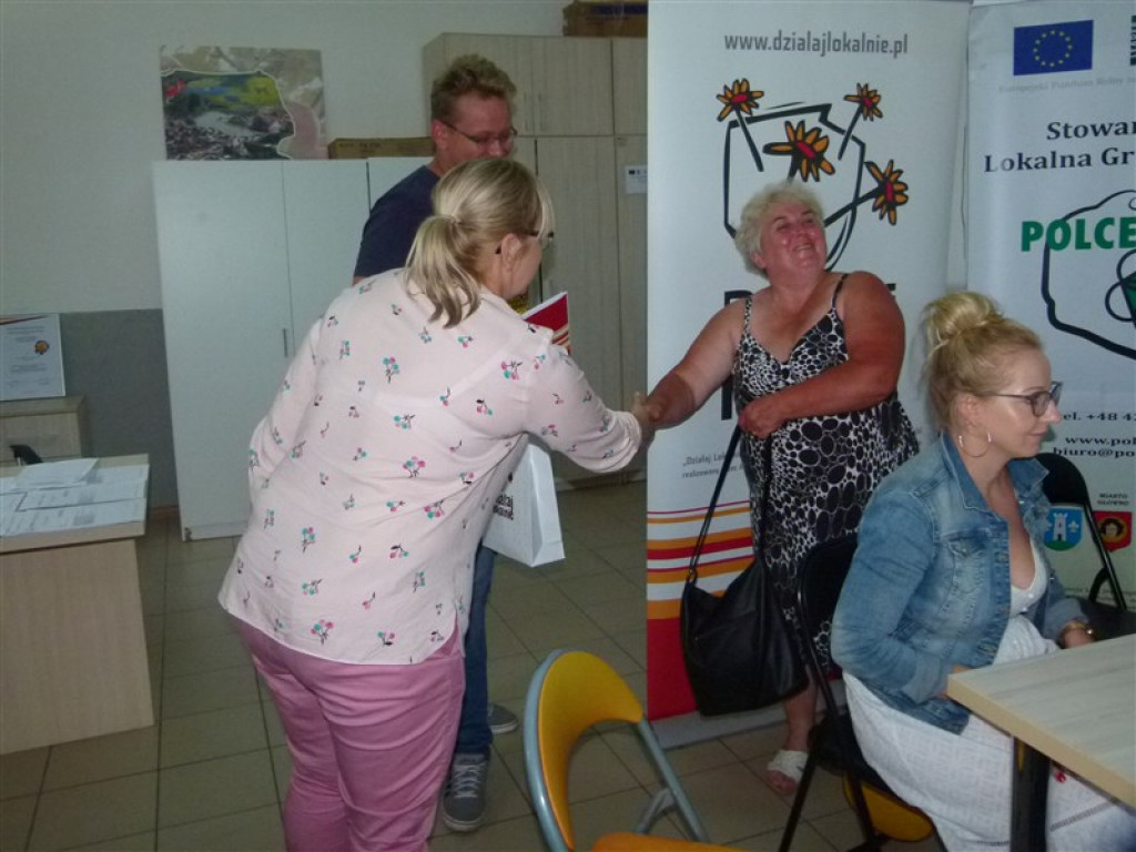 Cztery umowy na projekty z 