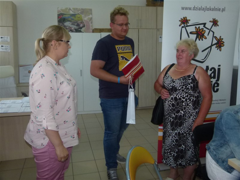 Cztery umowy na projekty z 