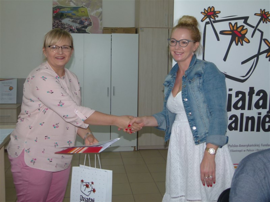 Cztery umowy na projekty z 