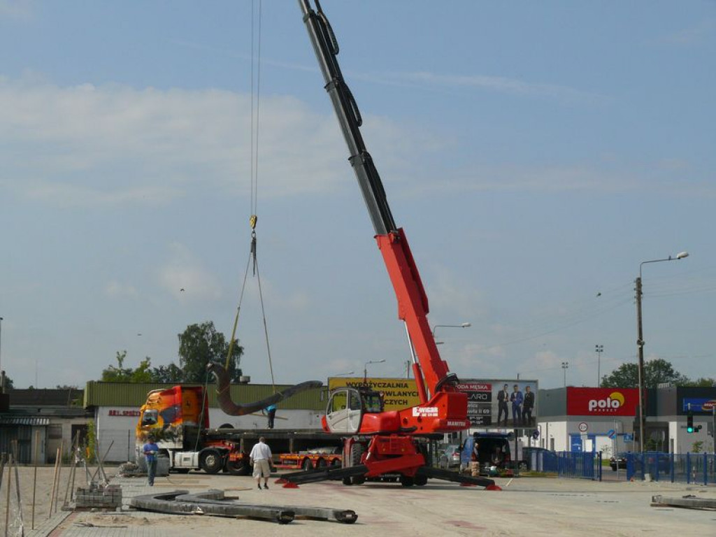 Dziś rano na targowisko przyjechała wiata