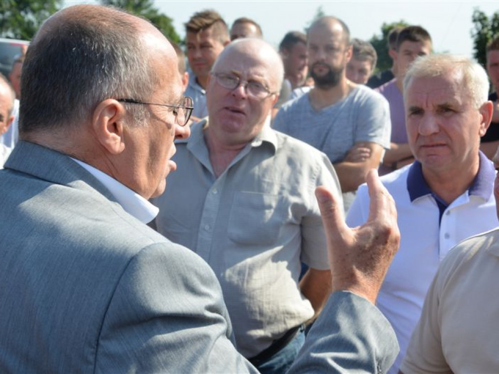 Wojewoda przyjechał do Przemysłowa rozmawiać o ASF, w poniedziałek spotkanie w Mastkach