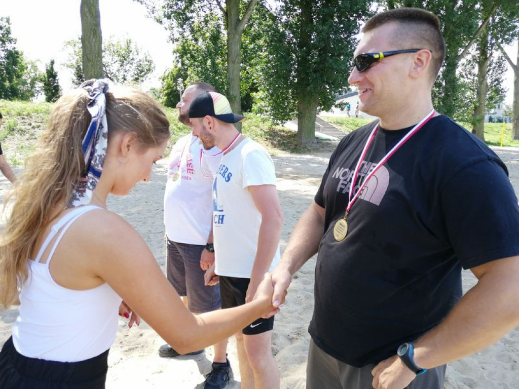 W przeciąganiu liny najlepsze Bratki