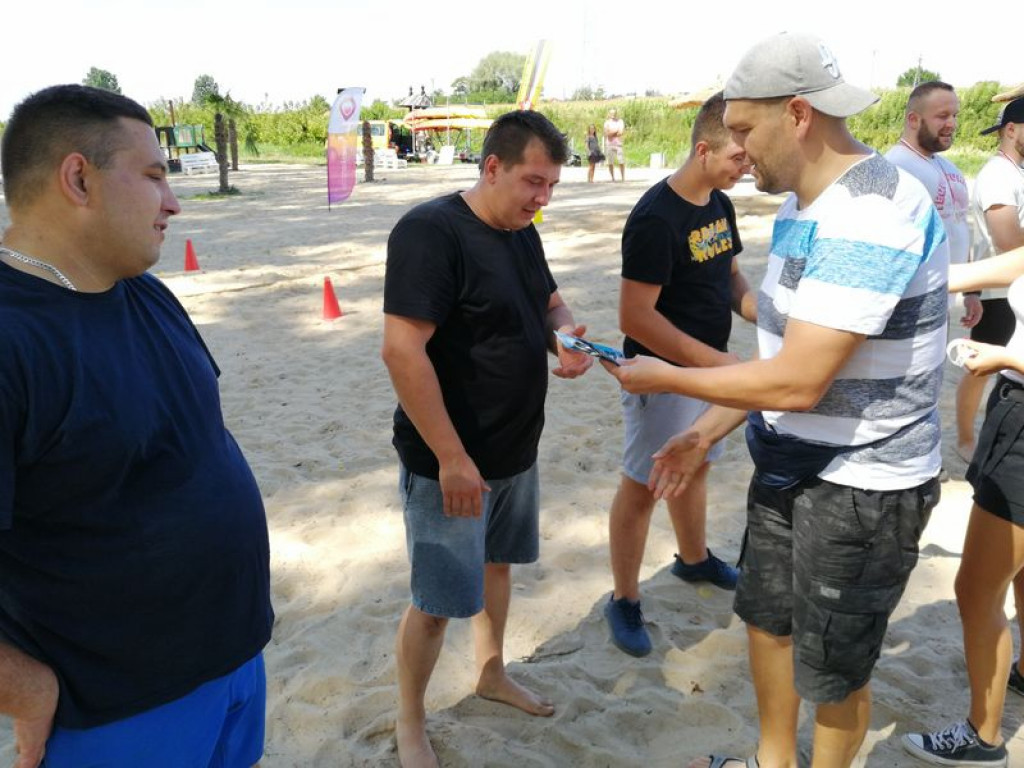 W przeciąganiu liny najlepsze Bratki