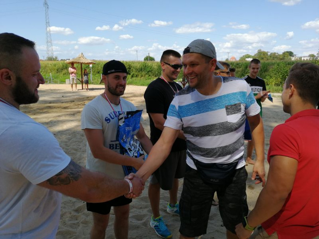 W przeciąganiu liny najlepsze Bratki