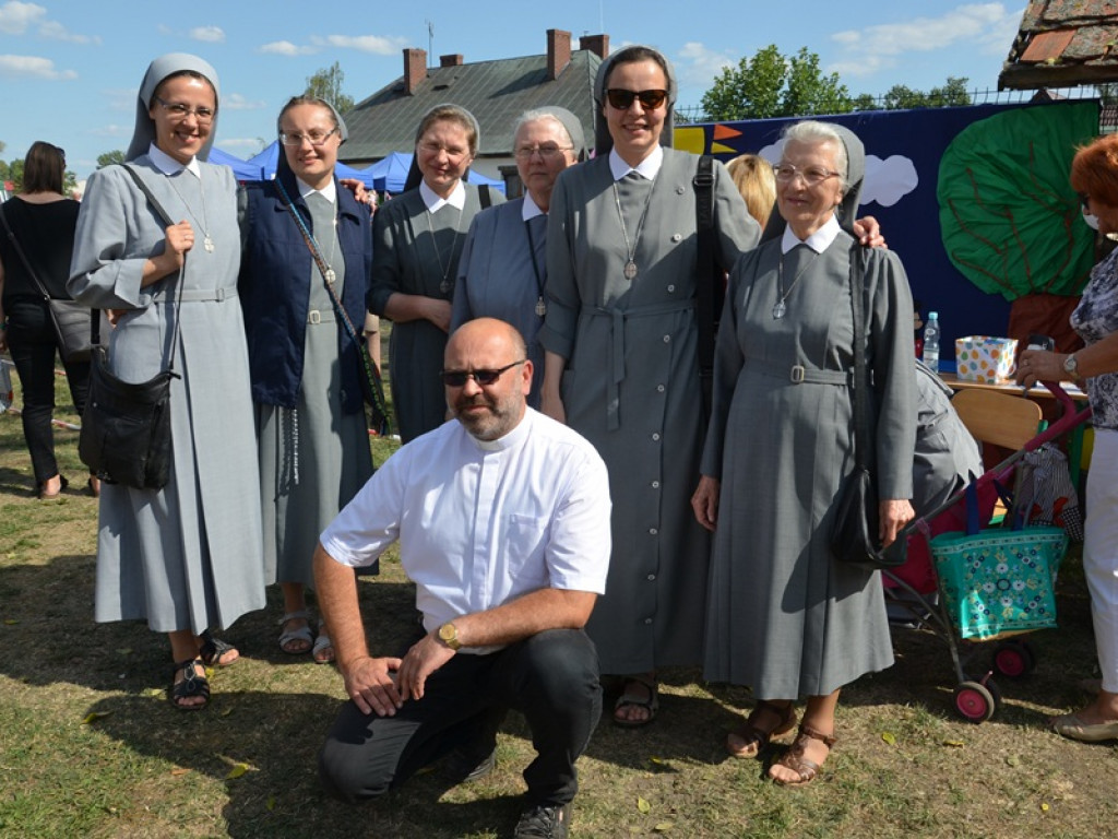 Festyn parafialny w Bąkowie