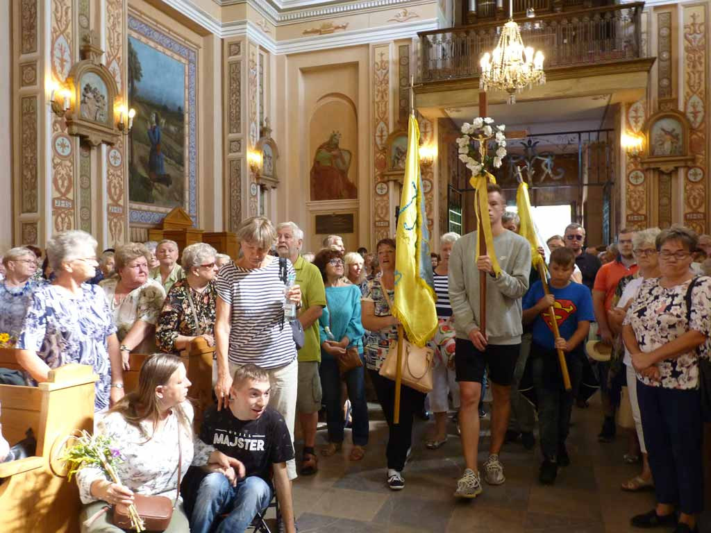 Pielgrzymi wędrowali także do Suserza