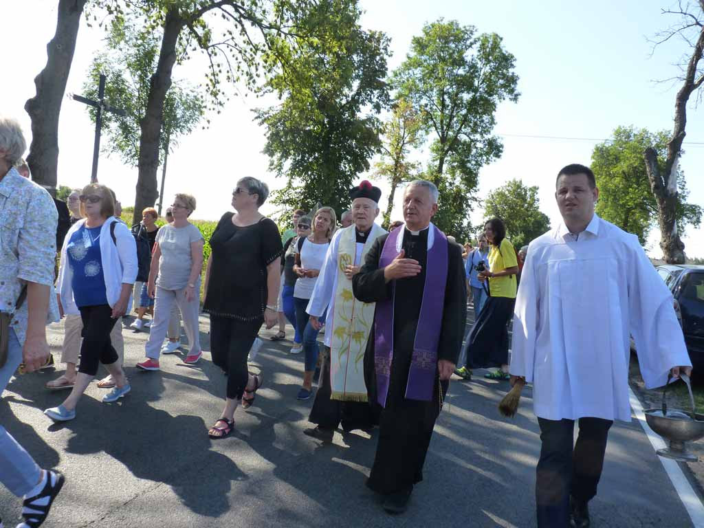 Pielgrzymi wędrowali także do Suserza