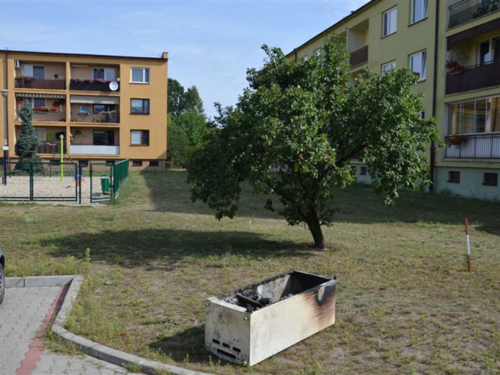 Pożar w bloku na Szarych Szeregów, ewakuowani mieszkańcy