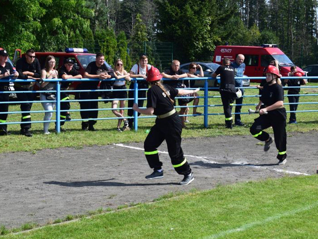 Zawody strażackie gminy Łyszkowice: OSP Wrzeczko wygrywa wśród mężczyzn