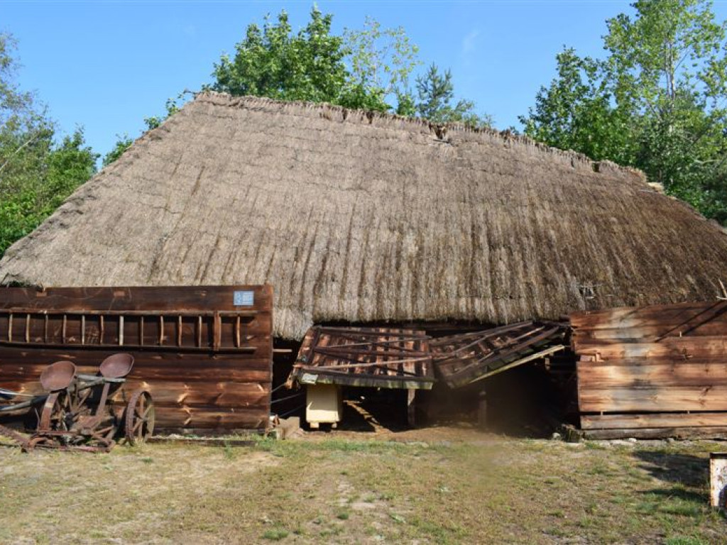 Skansen w Maurzycach zniszczony po burzy, straty szacowane na milion złotych