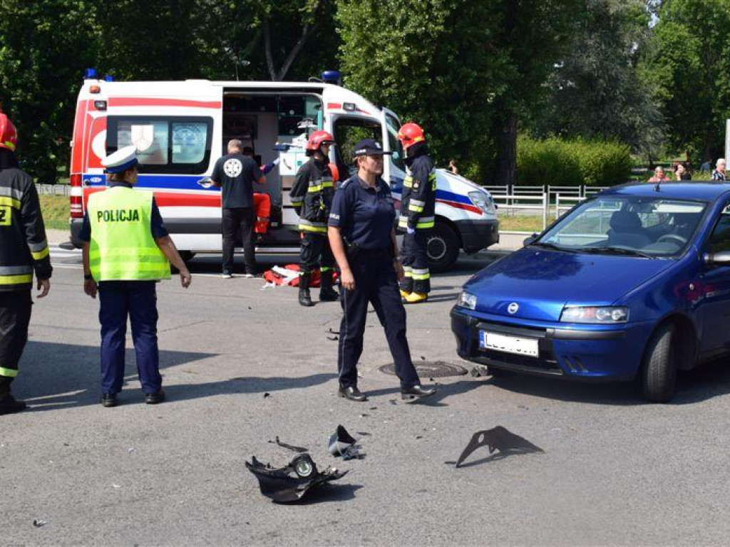 Śmigłowiec zabrał motocyklistę rannego w wypadku w Łowiczu