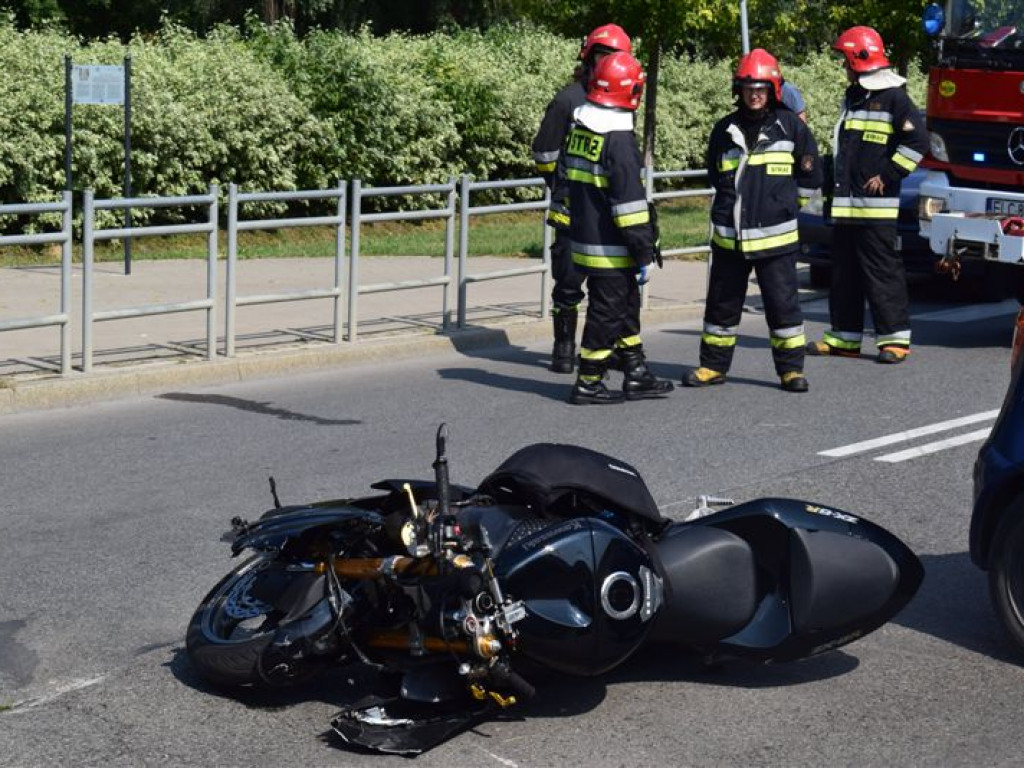 Śmigłowiec zabrał motocyklistę rannego w wypadku w Łowiczu