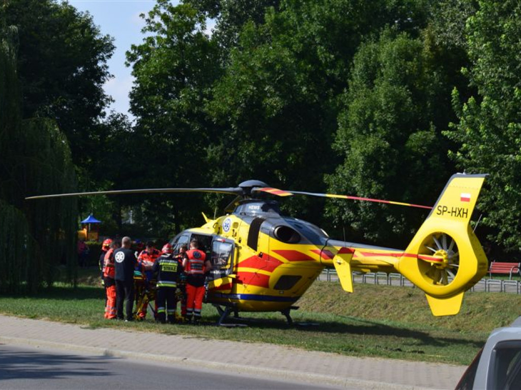 Śmigłowiec zabrał motocyklistę rannego w wypadku w Łowiczu