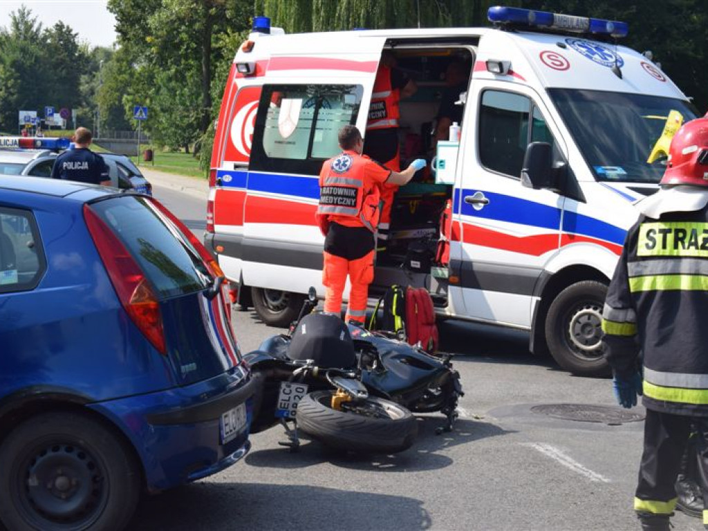 Śmigłowiec zabrał motocyklistę rannego w wypadku w Łowiczu