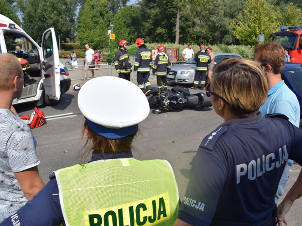 Śmigłowiec zabrał motocyklistę rannego w wypadku w Łowiczu