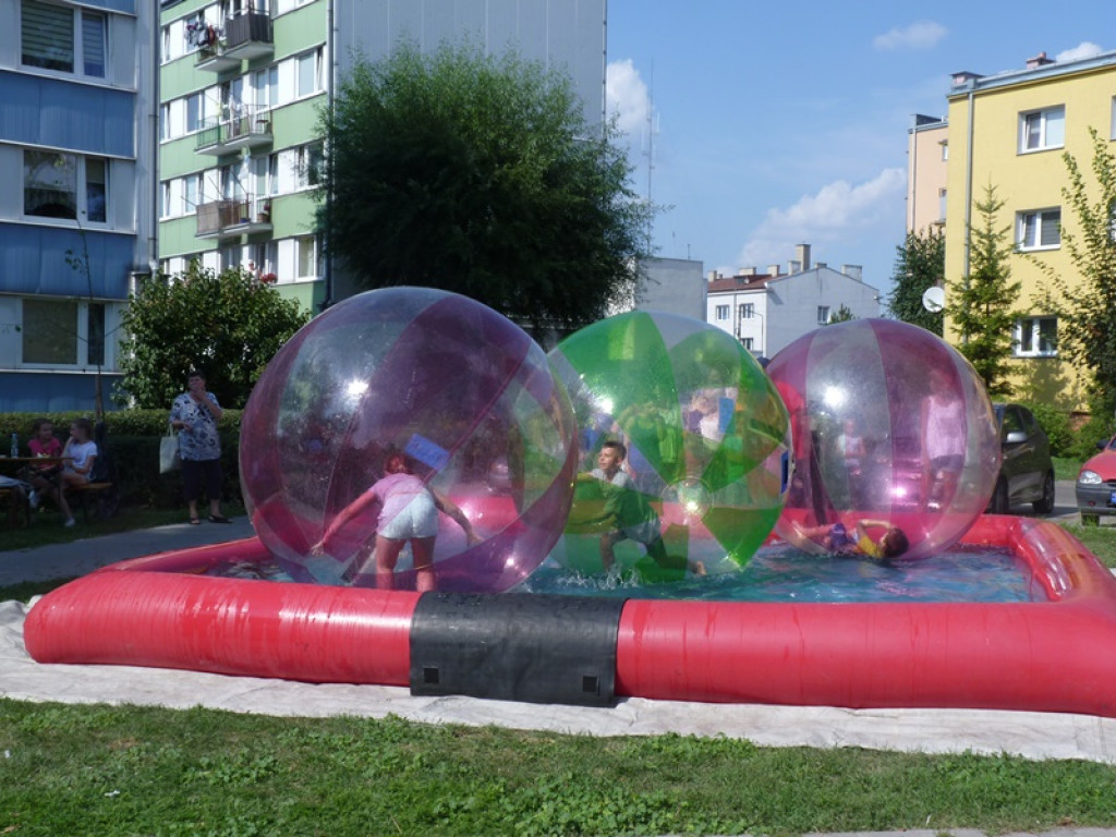 Moc atrakcji na osiedlu Dąbrowskiego