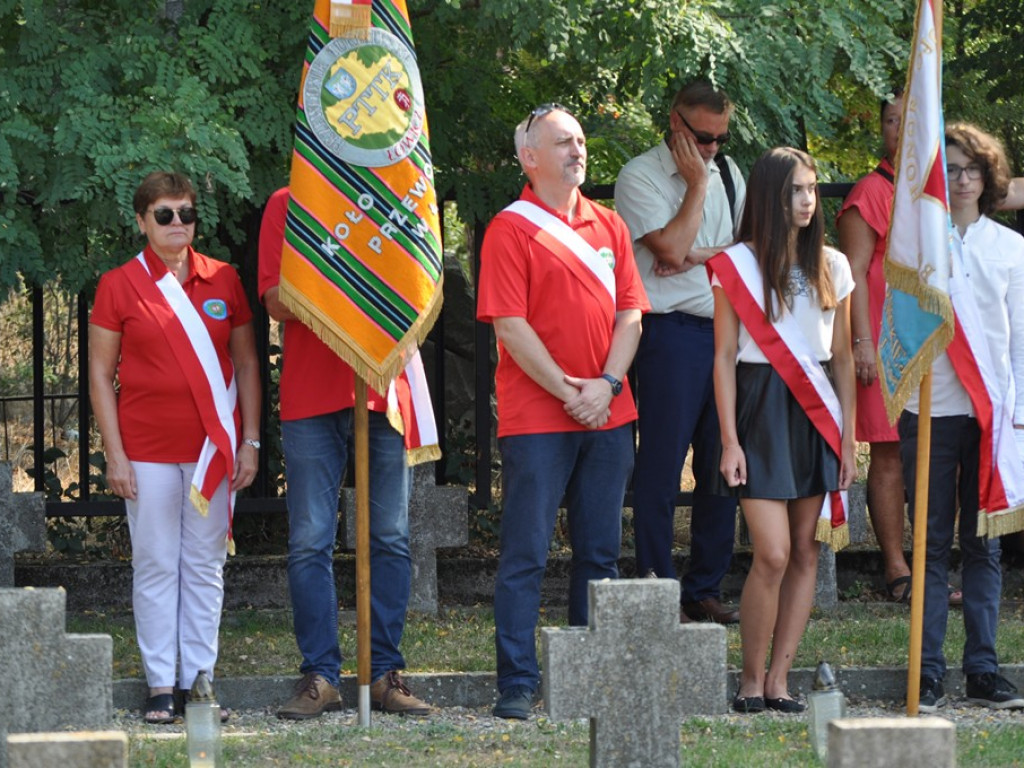 Uroczystości patriotyczne na cmentarzu przy ul. Listopadowej [zdjęcia]