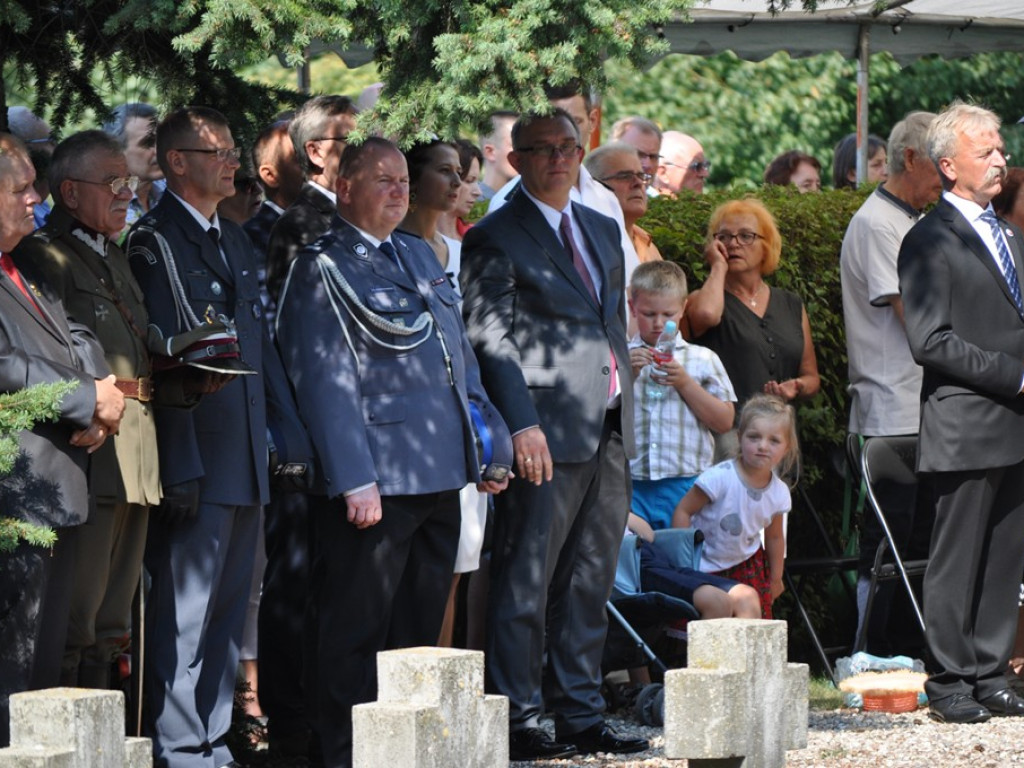 Uroczystości patriotyczne na cmentarzu przy ul. Listopadowej [zdjęcia]