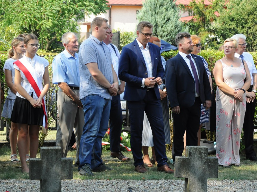 Uroczystości patriotyczne na cmentarzu przy ul. Listopadowej [zdjęcia]