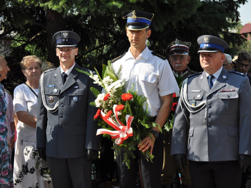 Uroczystości patriotyczne na cmentarzu przy ul. Listopadowej [zdjęcia]
