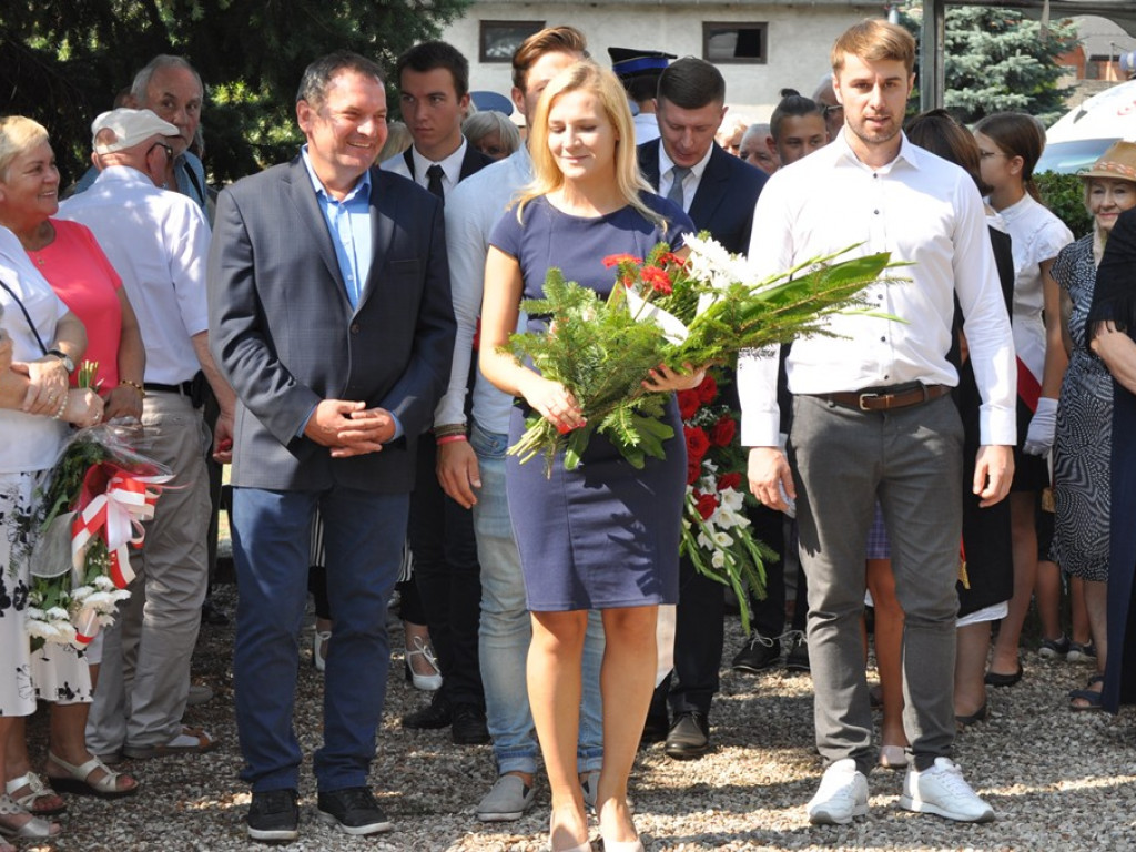 Uroczystości patriotyczne na cmentarzu przy ul. Listopadowej [zdjęcia]