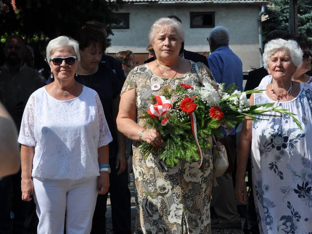 Uroczystości patriotyczne na cmentarzu przy ul. Listopadowej [zdjęcia]