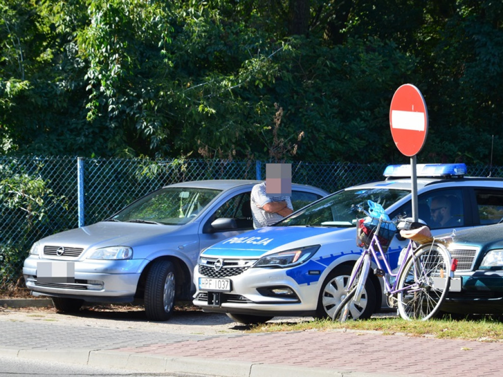 Samochód potrącił rowerzystkę jadącą z córką