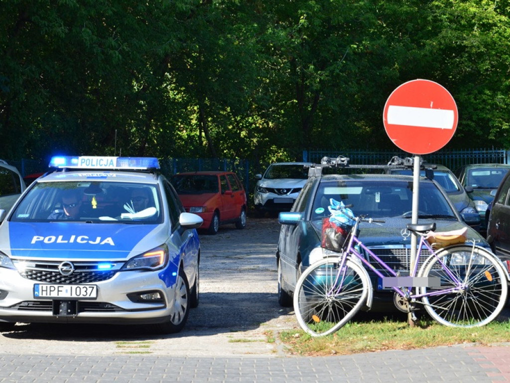 Samochód potrącił rowerzystkę jadącą z córką
