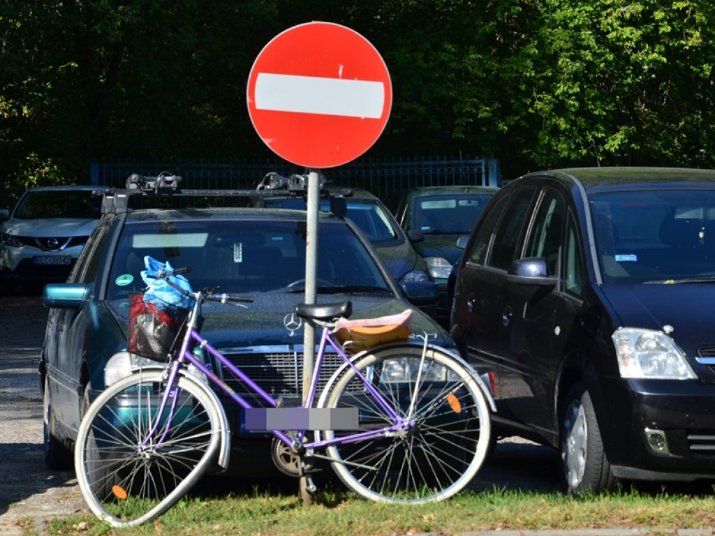 Samochód potrącił rowerzystkę jadącą z córką