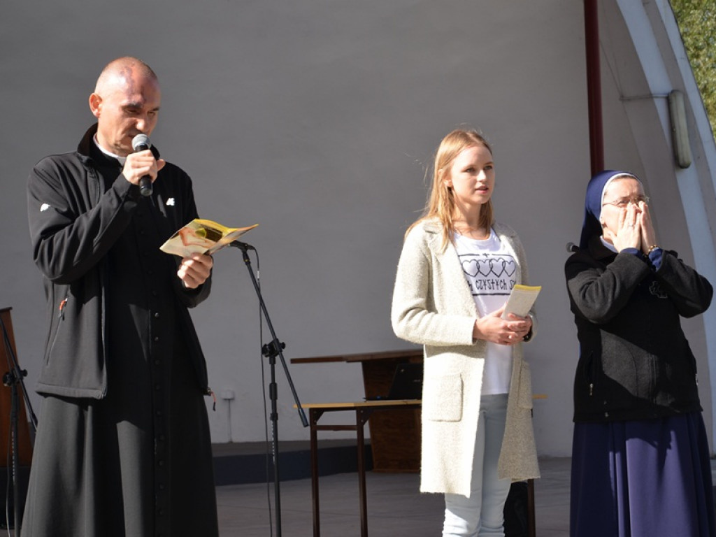 III Diecezjalne Spotkanie Młodzieży w muszli na Błoniach