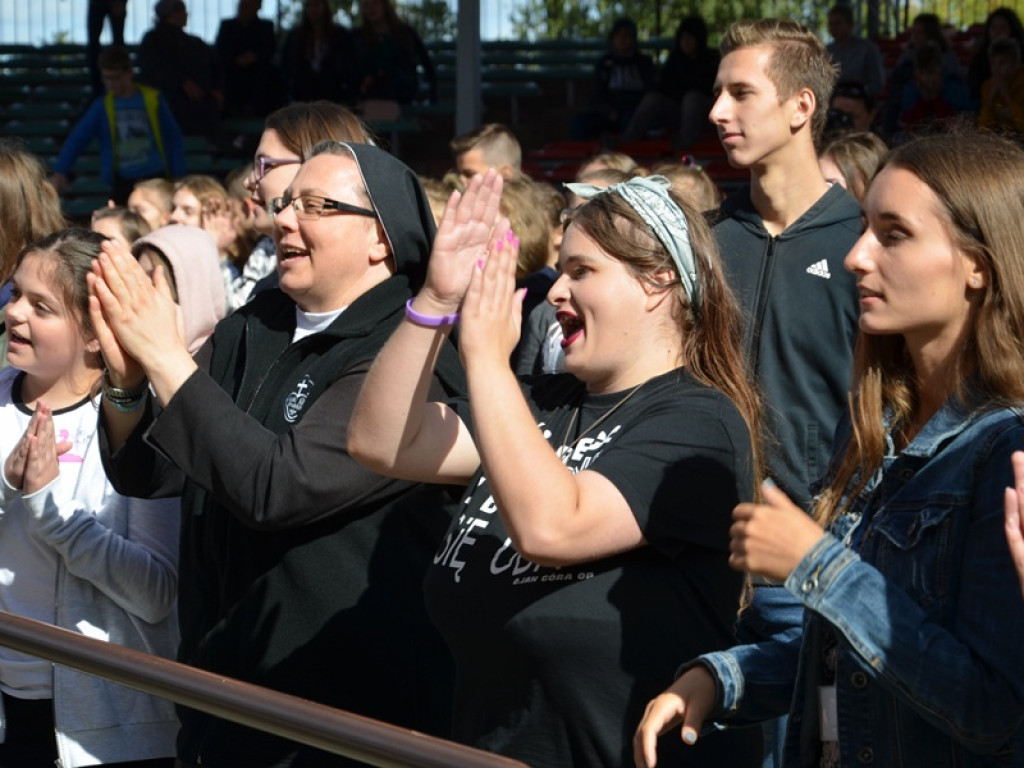 III Diecezjalne Spotkanie Młodzieży w muszli na Błoniach