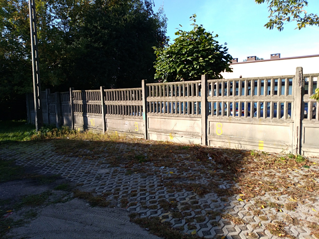 Kontrole nielegalnego handlu na targowisku w Głownie