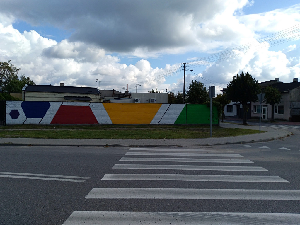 Wulgarny napis oszpecił mural