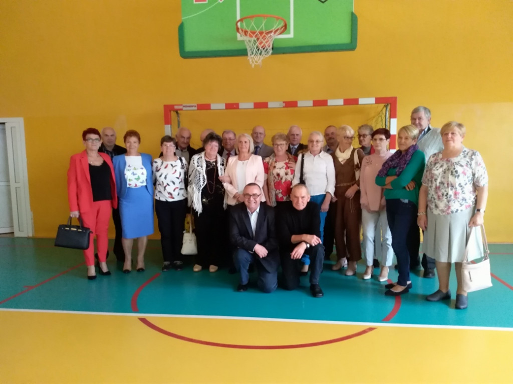 Bratoszewice: spotkanie absolwentów SP