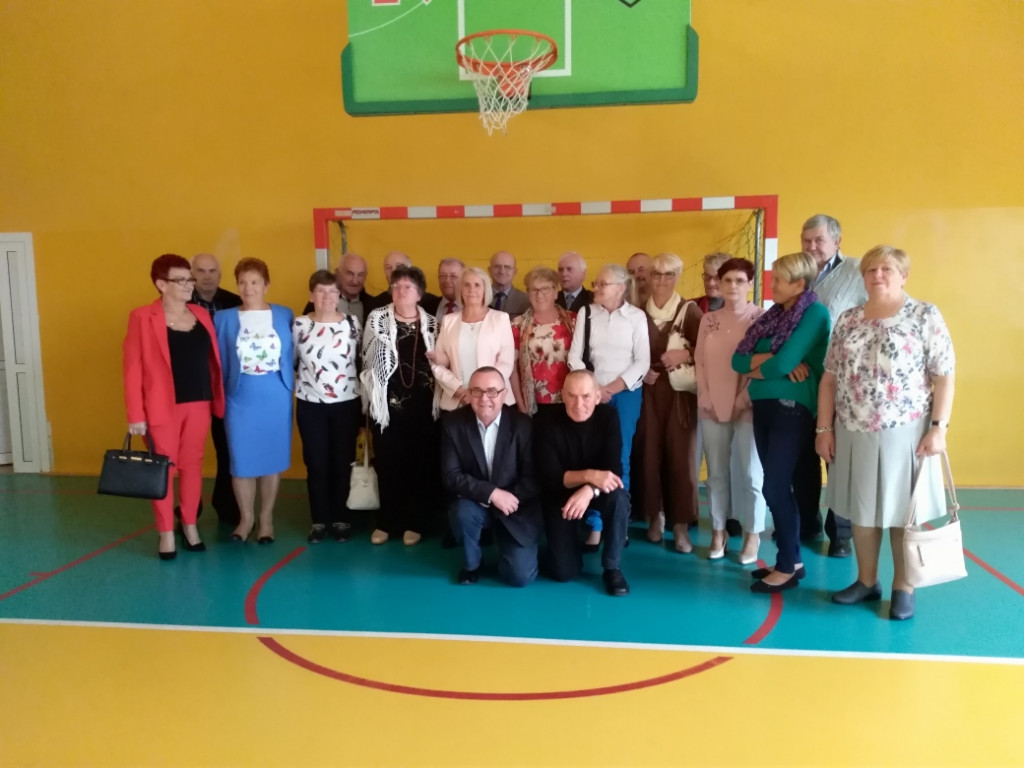 Bratoszewice: spotkanie absolwentów SP