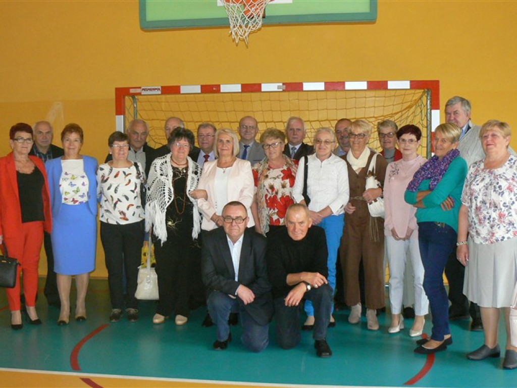 Bratoszewice: spotkanie absolwentów SP