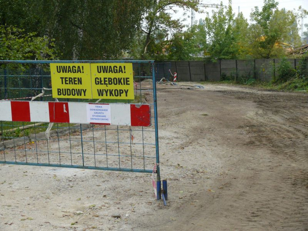 Ul. Czajki - kłopoty z wodą i uzgodnieniami z PKP