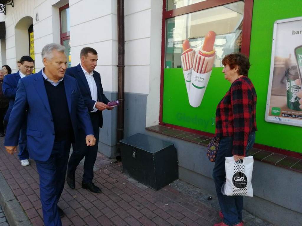 Były prezydent Aleksander Kwaśniewski w Łowiczu
