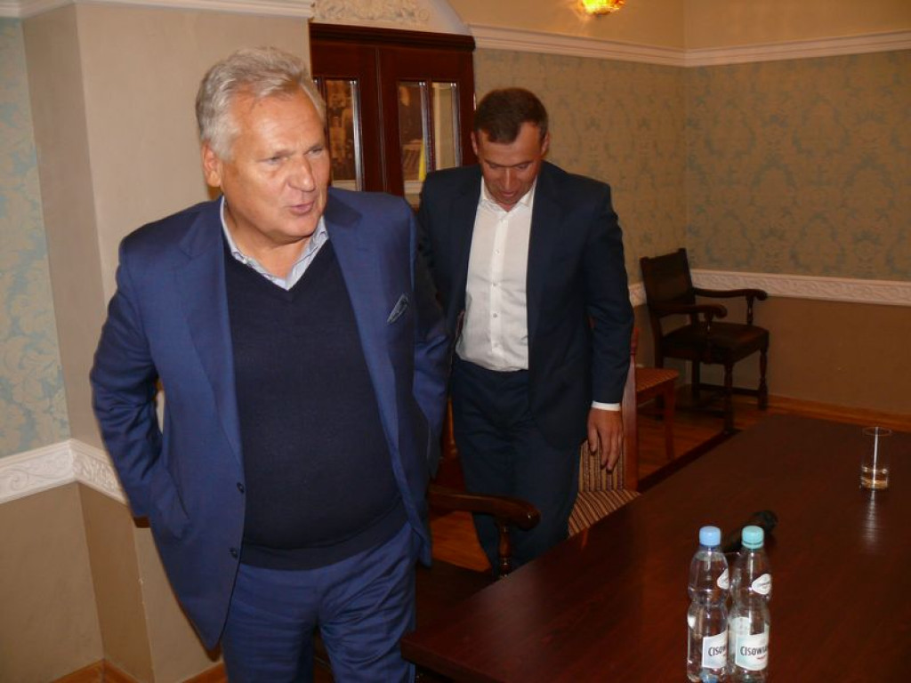 Były prezydent Aleksander Kwaśniewski w Łowiczu