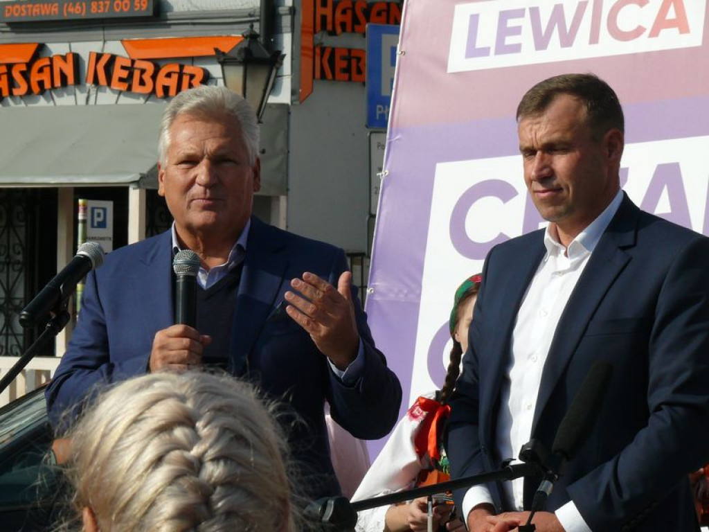 Były prezydent Aleksander Kwaśniewski w Łowiczu