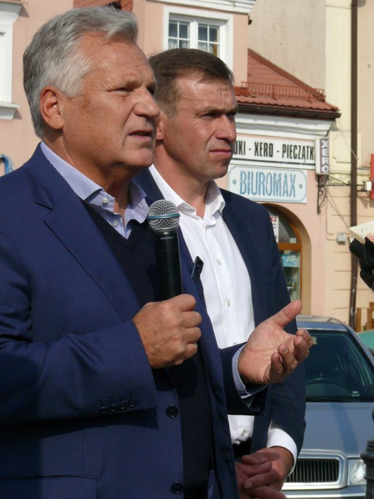 Były prezydent Aleksander Kwaśniewski w Łowiczu