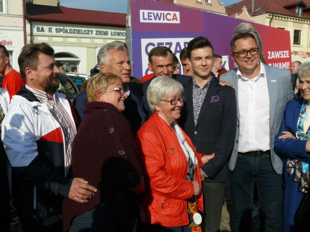 Były prezydent Aleksander Kwaśniewski w Łowiczu