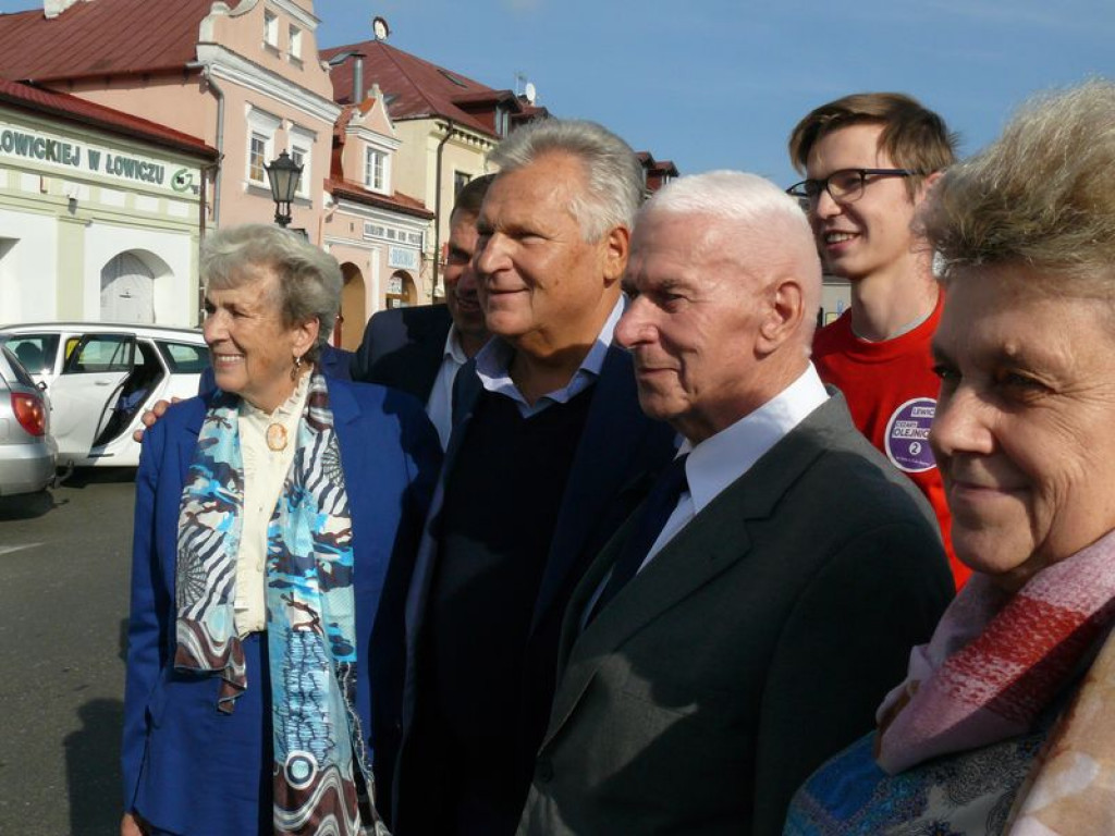 Były prezydent Aleksander Kwaśniewski w Łowiczu
