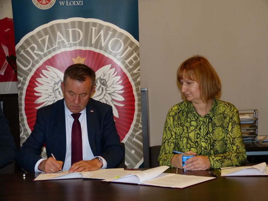 Uroczyste podpisanie umów na drogi