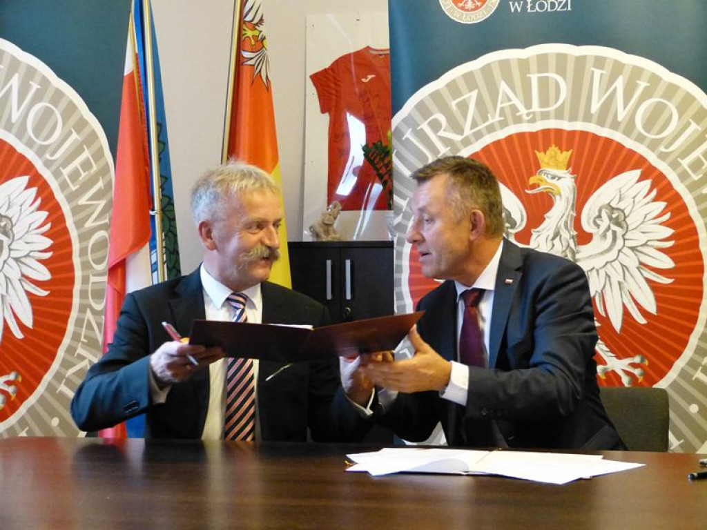 Uroczyste podpisanie umów na drogi