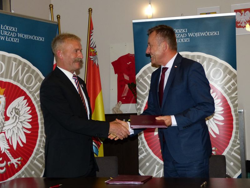 Uroczyste podpisanie umów na drogi