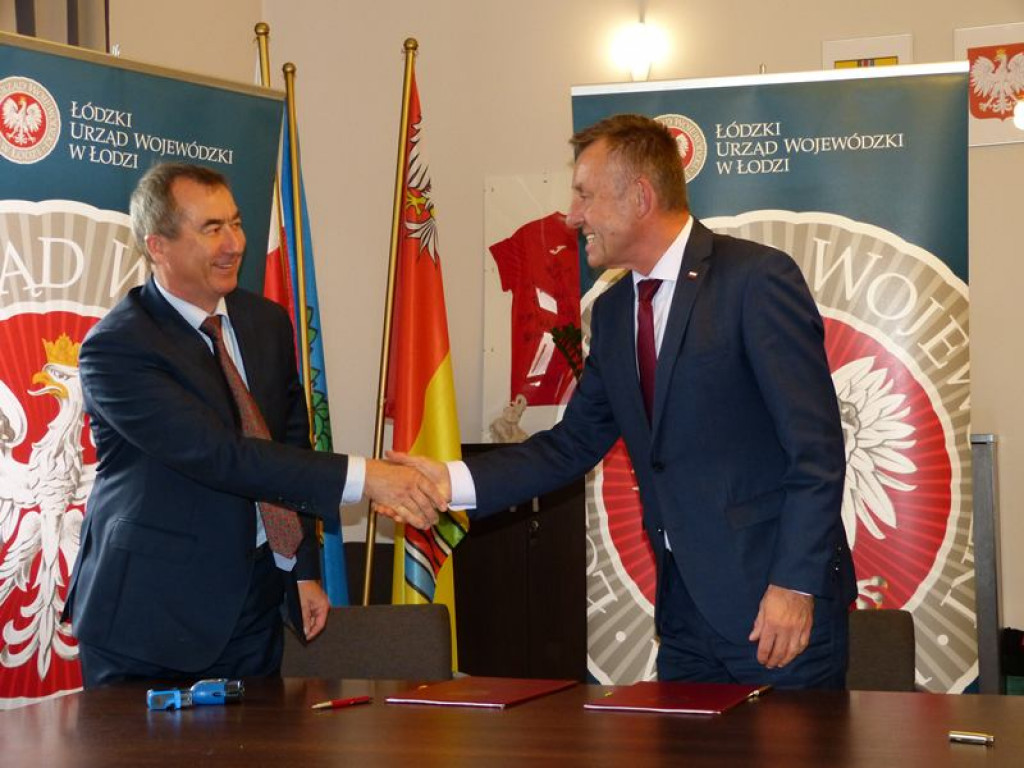 Uroczyste podpisanie umów na drogi