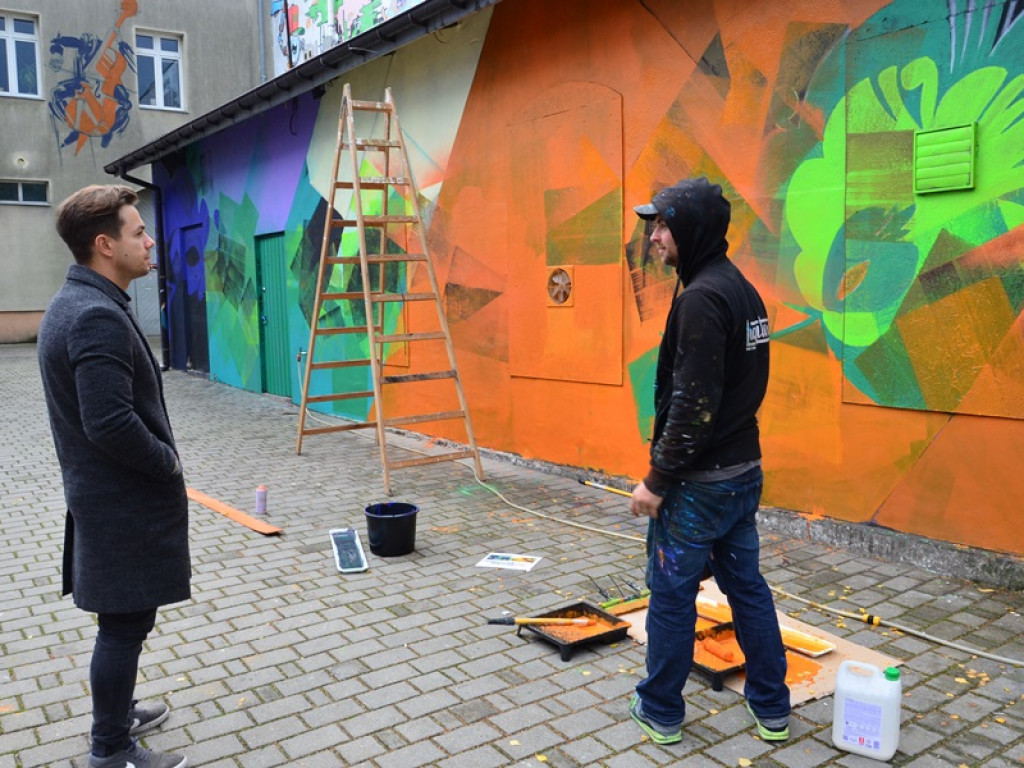 Ruszył festiwal graffiti na dziedzińcu ŁOK