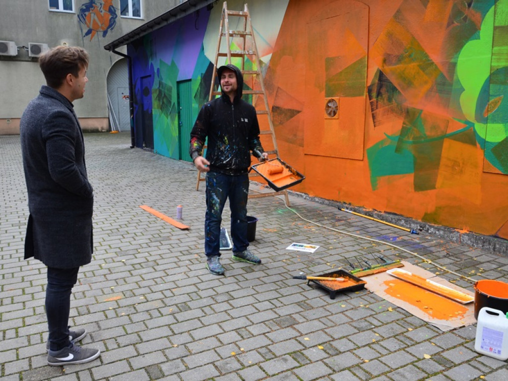 Ruszył festiwal graffiti na dziedzińcu ŁOK